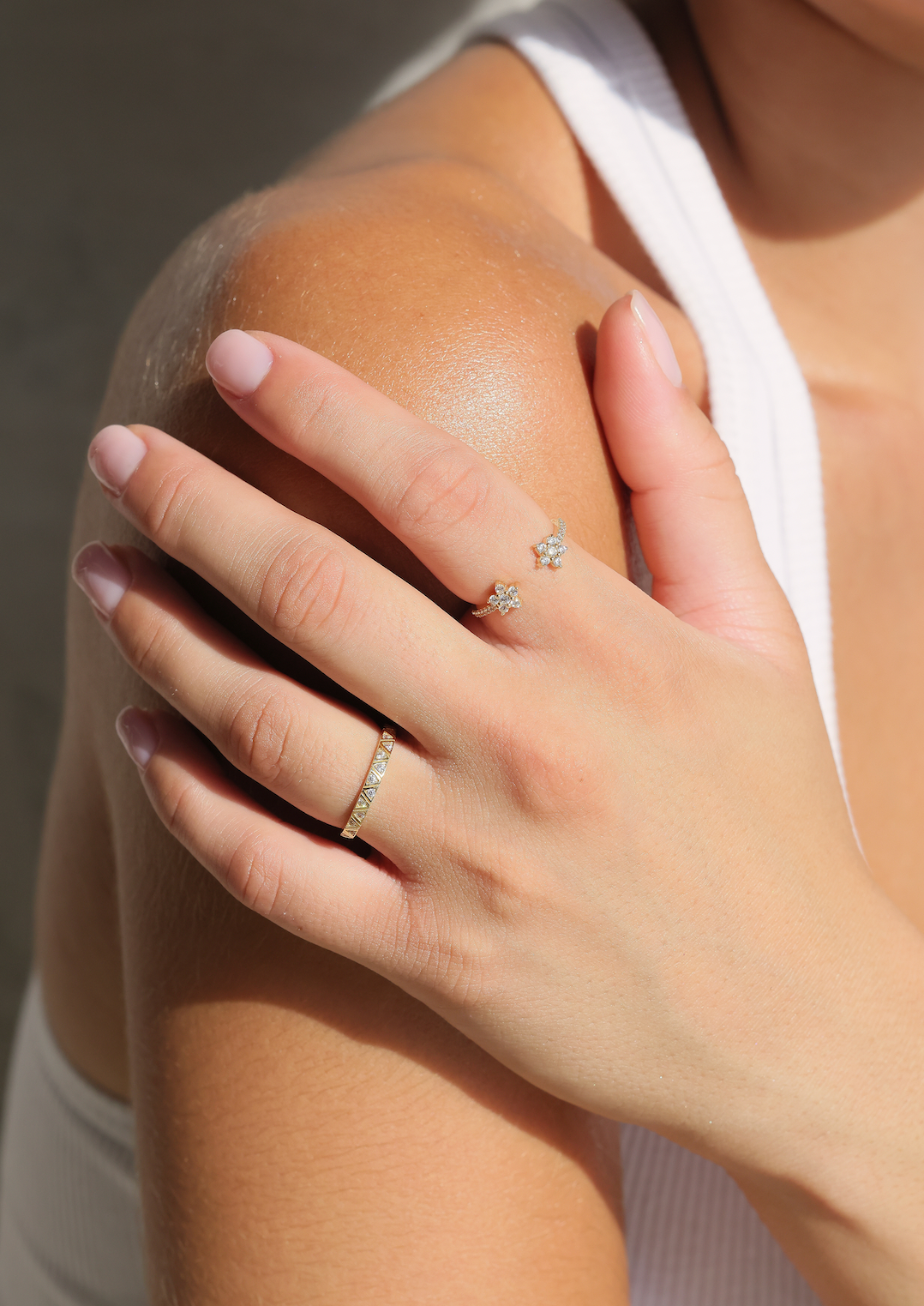 Triangle stone ring